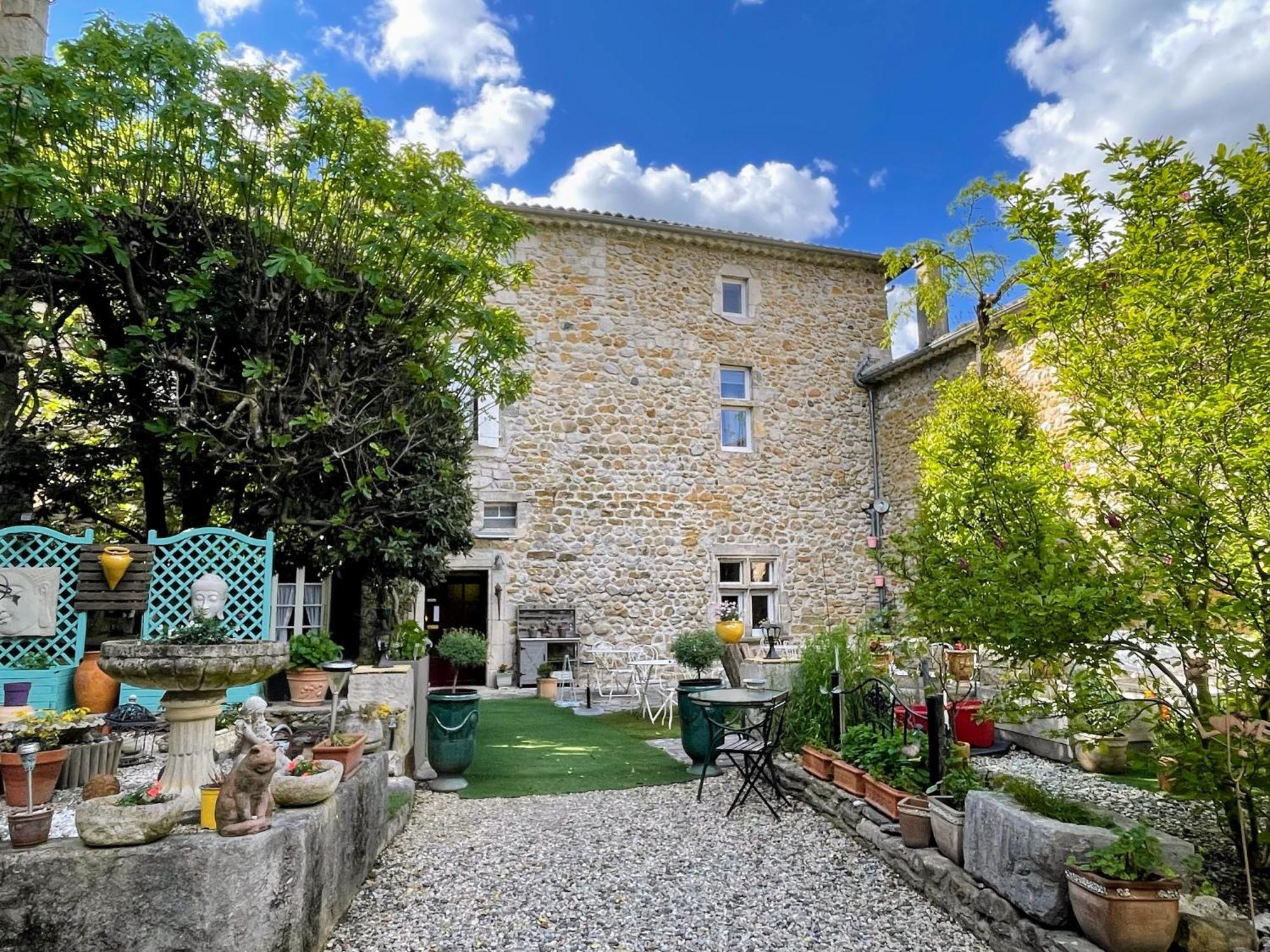 Hotel Le Manoir Du Raveyron Vallon-Pont-dʼArc Exterior foto